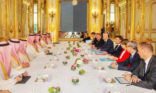 meeting at elisa bungalow meeting at elisa bungalow