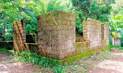 പ​ണി പൂ​ർ​ത്തി​യാ​കാ​തെ ഭാ​വ​ന അം​ഗ​ൻ​വാ​ടി