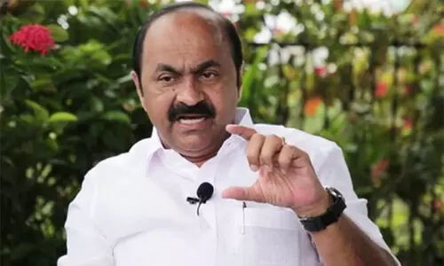 പറവൂരിലെ എം.എല്‍.എ എവിടെ റോഡ് നിർമിക്കമെന്ന് തീരുമാനിക്കുന്നത് ദേശാഭിമാനിയും  സി.പി.എമ്മുമല്ലെന്ന് വി.ഡി സതീശൻ