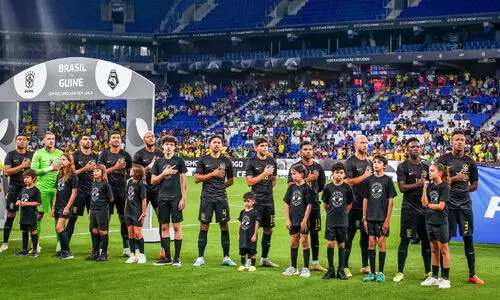 വർണവെറിക്കെതിരെ കറുപ്പണിഞ്ഞ് ബ്രസീൽ