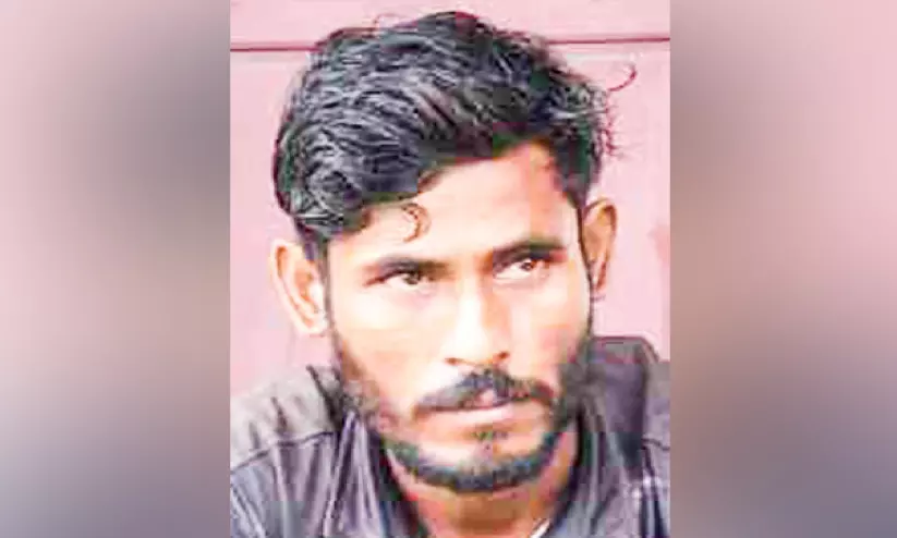 വീടിന്റെ ഗേറ്റ് മോഷ്ടിച്ച് ഉന്തുവണ്ടിയിൽ കയറ്റി കൊണ്ടുപോയി; അസം സ്വദേശി പിടിയിൽ വീടിന്റെ ഗേറ്റ് മോഷ്ടിച്ച് ഉന്തുവണ്ടിയിൽ കയറ്റി കൊണ്ടുപോയി; അസം സ്വദേശി പിടിയിൽ