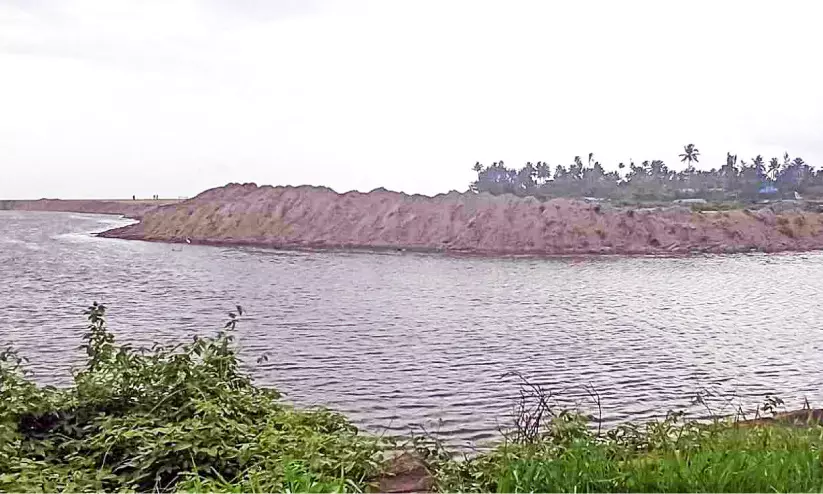 അന്ധകാരനഴിയിൽ മണൽതിട്ട നീക്കൽ അന്തിമഘട്ടത്തിലേക്ക്