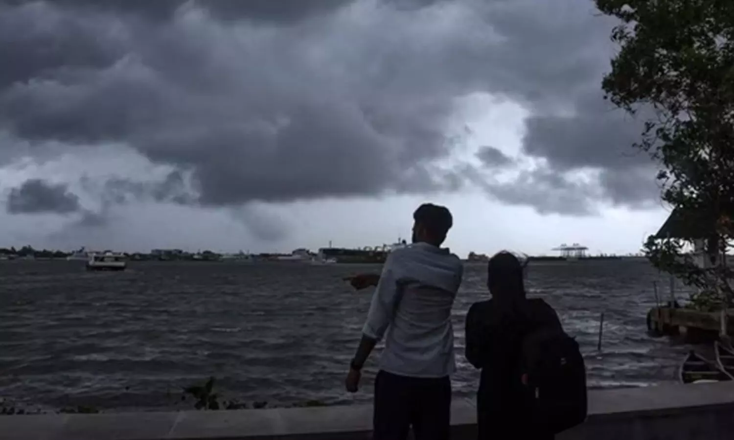 മൂന്ന് ദിവസത്തിനകം മഴ ശക്തിപ്പെടുമെന്ന് കാലാവസ്ഥ നിരീക്ഷണകേന്ദ്രം