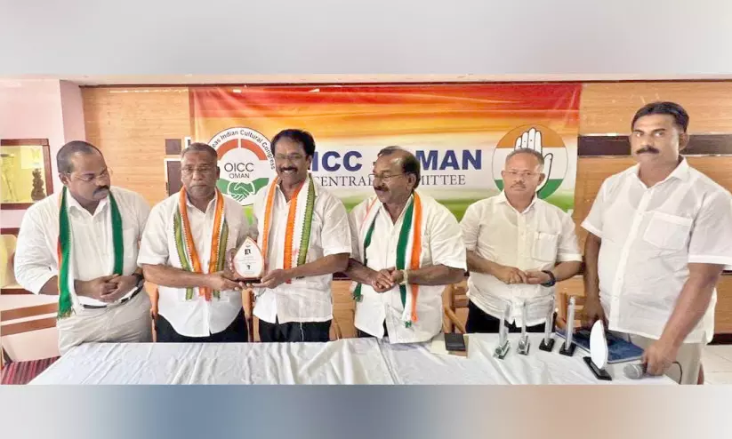 മുഹമ്മദ്കുട്ടിക്കും ജാക്സൺ എബ്രഹാമിനും ഒ.ഐ.സി.സി യാത്രയയപ്പ് നൽകി മുഹമ്മദ്കുട്ടിക്കും ജാക്സൺ എബ്രഹാമിനും ഒ.ഐ.സി.സി യാത്രയയപ്പ് നൽകി