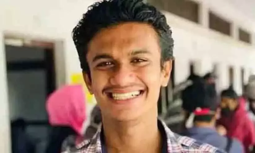 വ്യാജ ബിരുദ സർട്ടിഫിക്കറ്റ്: നിഖിൽ തോമസിനെ എസ്.എഫ്.ഐ പുറത്താക്കി വ്യാജ ബിരുദ സർട്ടിഫിക്കറ്റ്: നിഖിൽ തോമസിനെ എസ്.എഫ്.ഐ പുറത്താക്കി