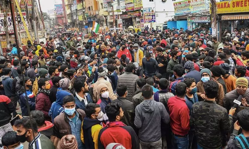 കേന്ദ്രസർക്കാർ ജീവനക്കാരുടെ എണ്ണത്തിൽ വൻ കുറവ്; 9.64 ലക്ഷം പോസ്റ്റുകൾ ഒഴിഞ്ഞു കിടക്കുന്നു