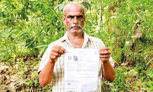 ആലപ്പുഴ കാണാത്ത മലപ്പുറത്തെ കൂ​ലി​പ്പ​ണി​ക്കാ​രന്  ആലപ്പുഴയിൽ ഹെൽമറ്റ് ധരിക്കാത്തിന് പിഴ