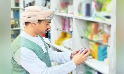 മസ്കത്തിലെ വാ​ണി​ജ്യ സ്ഥാ​പ​ന​ത്തി​ൽ​നി​ന്ന് 10,000ത്തി​ലധി​കം നി​രോ​ധി​ത വ​സ്തു​ക്ക​ൾ പി​ടി​ച്ചെ​ടു​ത്തു