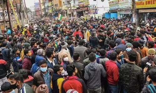 കേന്ദ്രസർക്കാർ ജീവനക്കാരുടെ എണ്ണത്തിൽ വൻ കുറവ്; 9.64 ലക്ഷം പോസ്റ്റുകൾ ഒഴിഞ്ഞു കിടക്കുന്നു