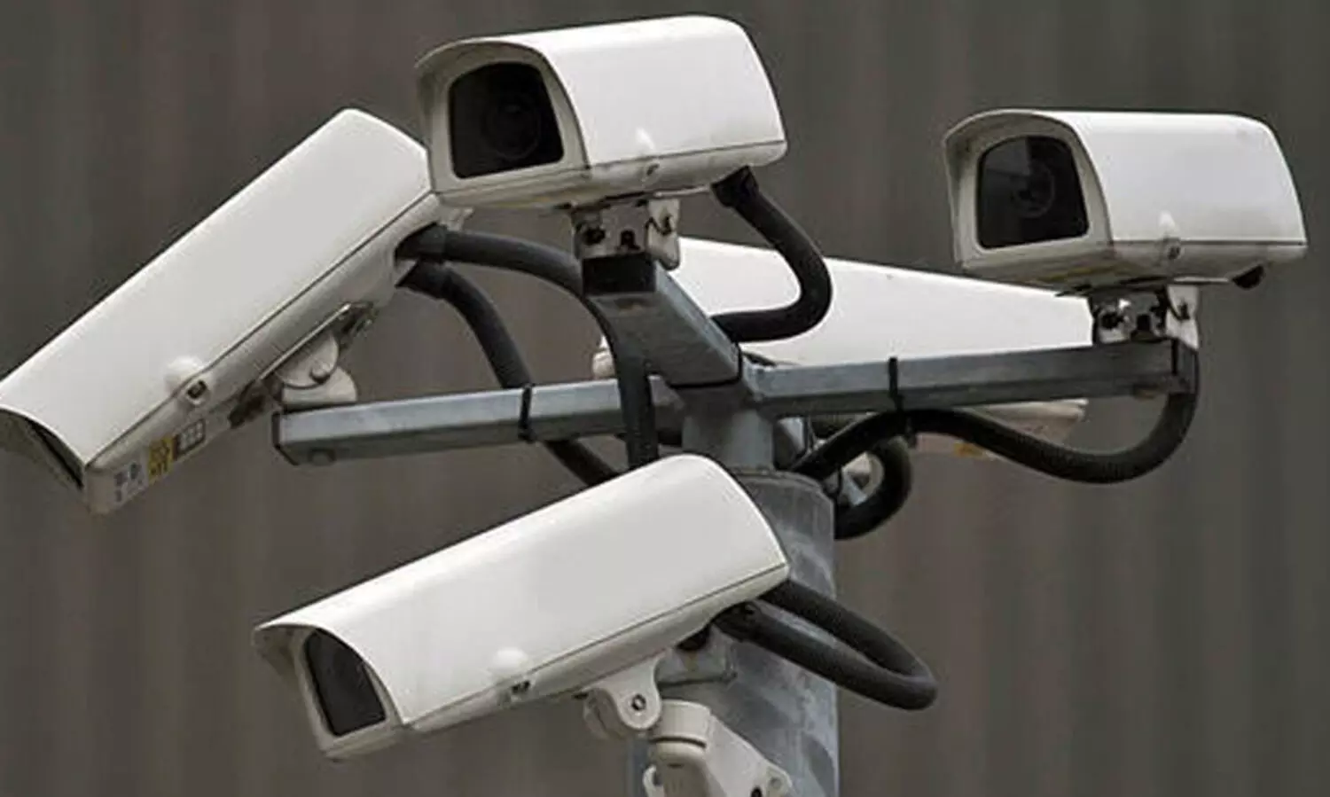 കാ​മ​റ​യു​ടെ ഒ​രു കാ​ര്യം