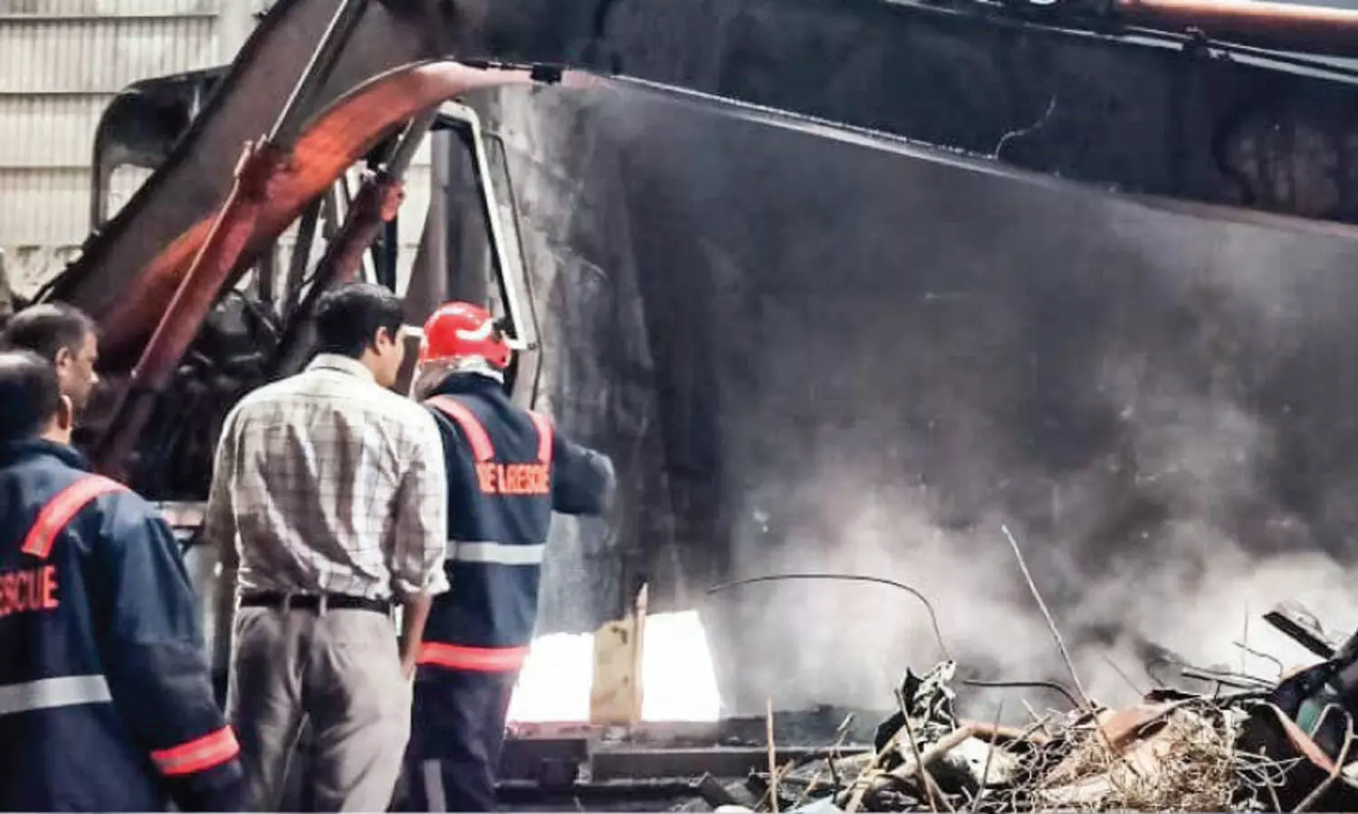 ഫാ​ക്ട​റി​യി​ലെ പൊ​ട്ടി​ത്തെ​റി; ഞെ​ട്ട​ൽ മാ​റാ​തെ നാ​ട്