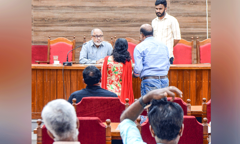 വിവരാവകാശം: രേഖകൾ നൽകാത്ത ഒമ്പത് ഉദ്യോഗസ്ഥർക്ക് ഷോക്കോസ് വിവരാവകാശം: രേഖകൾ നൽകാത്ത ഒമ്പത് ഉദ്യോഗസ്ഥർക്ക് ഷോക്കോസ്