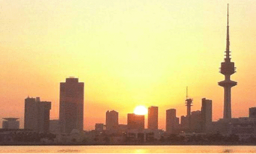 നീണ്ട പകൽ താണ്ടി കുവൈത്ത് കൊടും ചൂടിലേക്ക് നീണ്ട പകൽ താണ്ടി കുവൈത്ത് കൊടും ചൂടിലേക്ക്