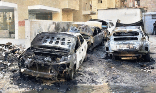 ഫ​ർ​വാ​നി​യ​യി​ൽ നാ​ലു കാ​റു​ക​ൾ ക​ത്തി​ന​ശി​ച്ചു