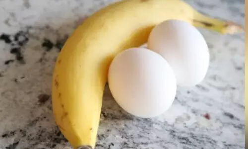 സ്കൂ​ളു​ക​ളി​ൽ വി​ദ്യാ​ർ​ഥി​ക​ൾ​ക്ക് മു​ട്ട​യോ പ​ഴ​മോ ന​ൽ​കും