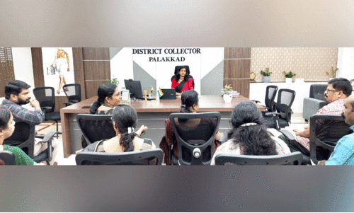 ഡെങ്കിപ്പനി പ്രതിരോധം: പാ​ല​ക്കാ​ട് ജി​ല്ല​യി​ല്‍ പഞ്ചായത്ത് സെക്രട്ടറിമാരുടെ അടിയന്തര യോഗം ചേരാൻ നിർദേശം