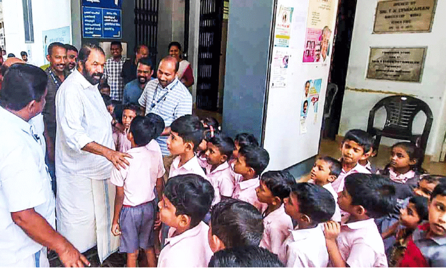 മന്ത്രിയോ,എന്നാലൊന്ന്​ കാണണമല്ലോ...!