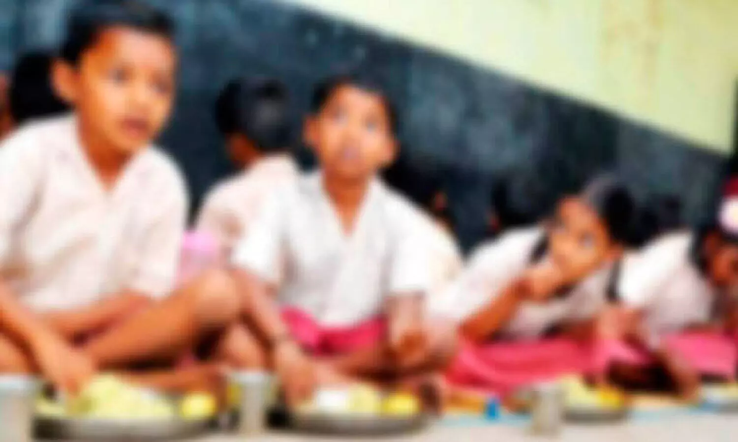 ഉച്ചക്കഞ്ഞിക്ക് ഫണ്ട് തുച്ഛം; നട്ടംതിരിഞ്ഞ് സ്കൂളുകൾ