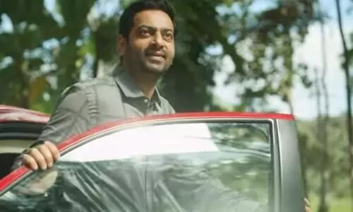 Stephy Zaviours  Madhura Manohara Moham  Movie  Saiju kurups Funny Video Out