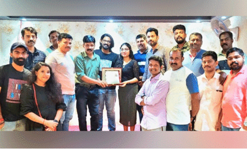 ഇന്ത്യന്‍ സ്കൂള്‍ ടോപ്പര്‍ വീണയെ ലാൽ കെയേഴ്സ് ആദരിച്ചു