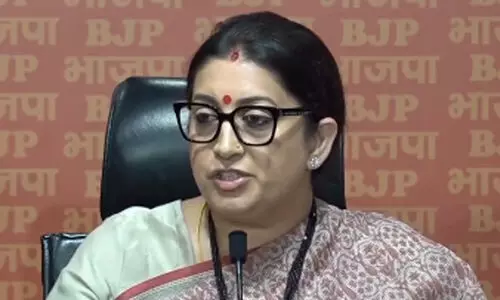 മോദിയെ ഒറ്റക്ക് തോൽപിക്കാനാവില്ലെന്ന് അംഗീകരിച്ചതിൽ സന്തോഷം, കോൺഗ്രസിനെ പരിഹസിച്ച് സ്മൃതി ഇറാനി