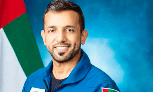 ബഹിരാകാശത്തുനിന്ന് പിതൃദിന സന്ദേശമയച്ച്   സുൽത്താൻ അൽ നിയാദി