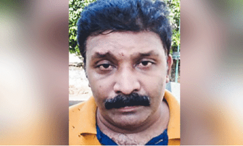 ബ​സ് യാ​ത്ര​ക്കി​ടെ യു​വ​തി​യെ അ​പ​മാ​നി​ക്കാ​ൻ ശ്ര​മം: യു​വാ​വ് അ​റ​സ്റ്റി​ൽ