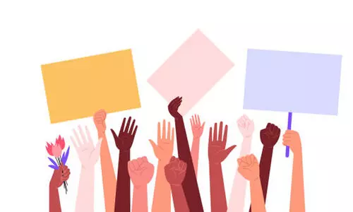 ‘‘മറ്റുള്ളവരുടെ വാക്കു കേട്ട് കൊടിപിടിക്കാൻ   പോകുന്ന കാലമൊക്കെ മാറി’’ -സി.ആർ. നീലകണ്​ഠ​ന്റെ ലേഖനത്തോടുള്ള പ്രതികരണം