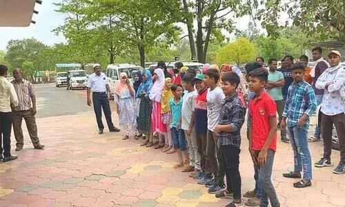 ‘ഡ്രസ്സ് കോഡല്ല ഞങ്ങളുടെ പ്രശ്നം, കുട്ടികളുടെ വിദ്യാഭ്യാസമാണ്’; ദമോഹിലെ ഹിജാബ് വിവാദത്തിൽ പ്രതികരിച്ച് ഹിന്ദു വിദ്യാർഥികളുടെ രക്ഷിതാക്കളും