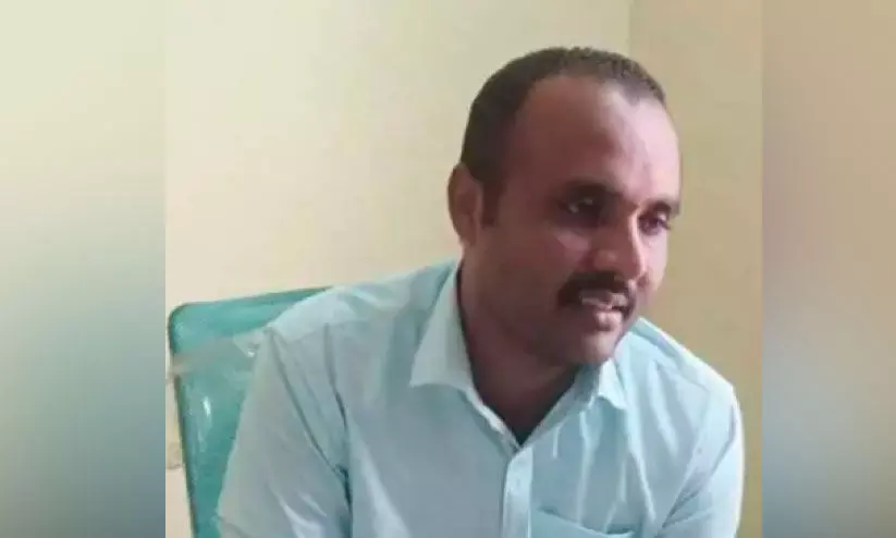 കൈ​ക്കൂ​ലി വാ​ങ്ങു​ന്ന​തി​നി​ടെ പ​ഞ്ചാ​യ​ത്ത് സെ​ക്ര​ട്ട​റി അ​റ​സ്റ്റി​ൽ