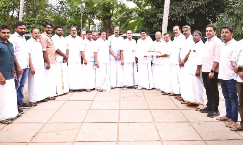 കാ​രു​ണ്യ​മൊ​ഴു​കി: വൃ​ക്ക മാ​റ്റി​വെ​ച്ച സ​ഹ​പ്ര​വ​ർ​ത്ത​ക​ന് വീ​ടും വ​രു​മാ​ന​വു​മൊ​രു​ക്കി എം.​എ​സ്.​എ​ഫ്