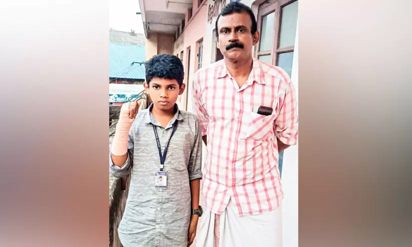 കൺസെഷൻ കാർഡ്​ ഇല്ലാത്തതിന്​ വിദ്യാർഥിയെ കണ്ടക്ടർ ബസിൽനിന്ന്​ തള്ളിയിട്ടു