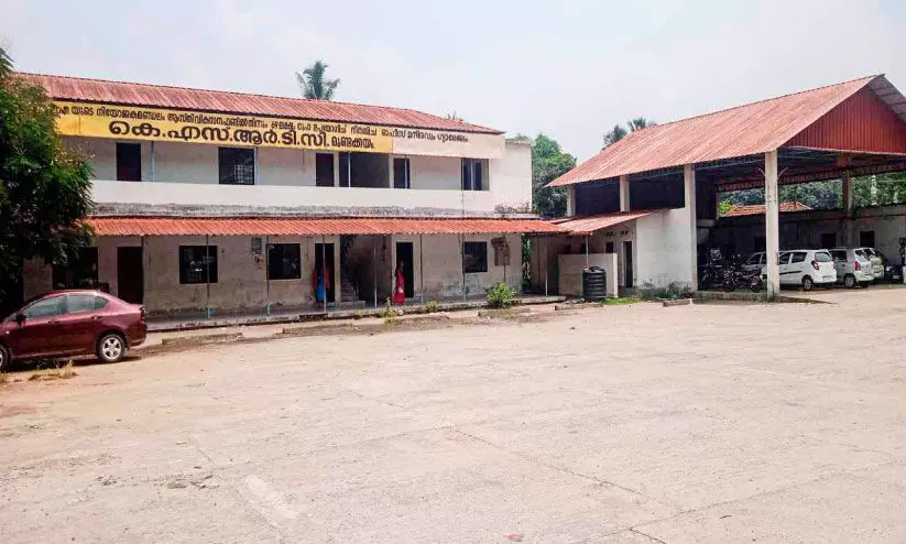 കെട്ടിടം ഒരുക്കിയശേഷം സർക്കാർ പിന്മാറിയ പദ്ധതി; മുണ്ടക്കയം കെ.എസ്.ആർ.ടി.സി ഡിപ്പോക്കായി മുറവിളി ശക്തം കെട്ടിടം ഒരുക്കിയശേഷം സർക്കാർ പിന്മാറിയ പദ്ധതി; മുണ്ടക്കയം കെ.എസ്.ആർ.ടി.സി ഡിപ്പോക്കായി മുറവിളി ശക്തം