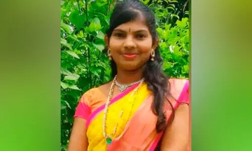 ര​ക്ത​സ്രാ​വ​ത്തി​ൽ മ​രി​ച്ച ആ​ശാ​വ​ർ​ക്ക​റു​ടെ കു​ഞ്ഞും മ​രി​ച്ചു; ആ​ശു​പ​ത്രി​ക്കെ​തി​രെ പ​രാ​തി