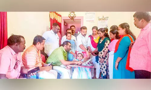 വിധി തളര്ത്തിയ നെസീലക്ക് ഇനി വീട്ടിലിരുന്ന് പഠിക്കാം വിധി തളര്ത്തിയ നെസീലക്ക് ഇനി വീട്ടിലിരുന്ന് പഠിക്കാം