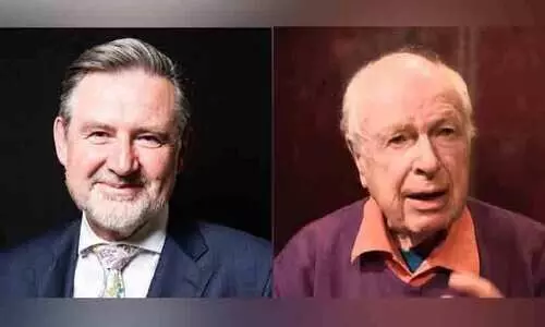 ബാ​രി ഗാ​ർ​ഡി​ന​ർ​ക്കും പീ​റ്റ​ർ ബ്രൂ​ക്കി​നും പ​ത്മ​ശ്രീ സ​മ്മാ​നി​ച്ചു