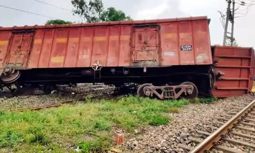 Several wagons derailed after 2 goods trains collide in West Bengals Bankura Several wagons derailed after 2 goods trains collide in West Bengals Bankura