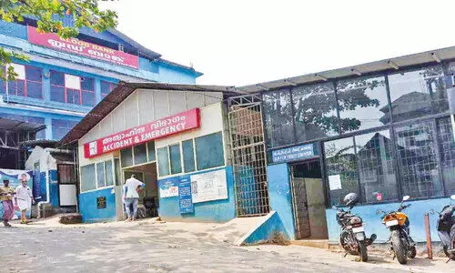 മലപ്പുറം ജില്ല ആശുപത്രിയിൽ ശനിയാഴ്ചയും മൂർഖൻ കുഞ്ഞിനെ കണ്ടെത്തി മലപ്പുറം ജില്ല ആശുപത്രിയിൽ ശനിയാഴ്ചയും മൂർഖൻ കുഞ്ഞിനെ കണ്ടെത്തി