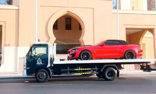 സ്‌പോർട്‌സ് കാറുകളിൽ അഭ്യാസ പ്രകടനം; രണ്ടുപേർ ഒമാൻ പൊലീസിന്‍റെ പിടിയിൽ