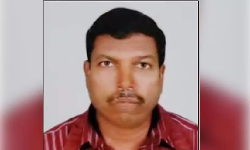 മത്സ്യബന്ധനത്തിനിടെ മരിച്ച തമിഴ്നാട് സ്വദേശിയുടെ മൃതദേഹം നാട്ടിലെത്തിച്ചു മത്സ്യബന്ധനത്തിനിടെ മരിച്ച തമിഴ്നാട് സ്വദേശിയുടെ മൃതദേഹം നാട്ടിലെത്തിച്ചു