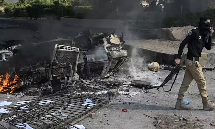 ഇംറാന്റെ അറസ്റ്റിനെതിരായ പ്രക്ഷോഭം: മൂന്ന് മുതിർന്ന സൈനിക ഉദ്യോഗസ്ഥരെ പുറത്താക്കി പാകിസ്താൻ