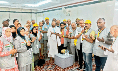 ഇന്ത്യൻ ഹാജിമാരും മിനായിൽ എത്തി ഇന്ത്യൻ ഹാജിമാരും മിനായിൽ എത്തി