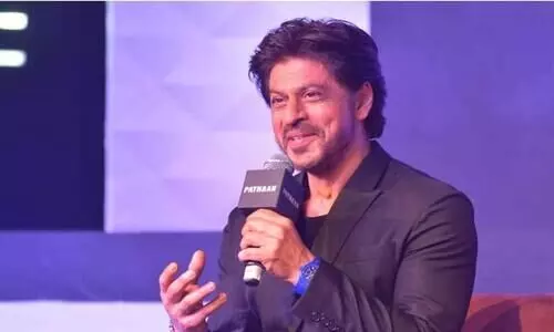 Shah Rukh Khan replies to a pregnant woman