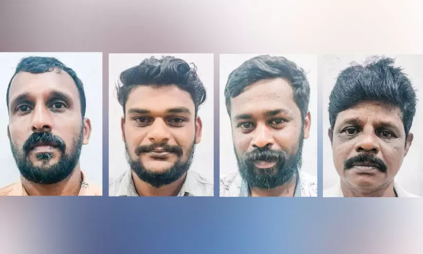 മാധ്യമപ്രവർത്തകനെ ആക്രമിച്ച കേസിൽ നാലുപേർ അറസ്റ്റിൽ മാധ്യമപ്രവർത്തകനെ ആക്രമിച്ച കേസിൽ നാലുപേർ അറസ്റ്റിൽ
