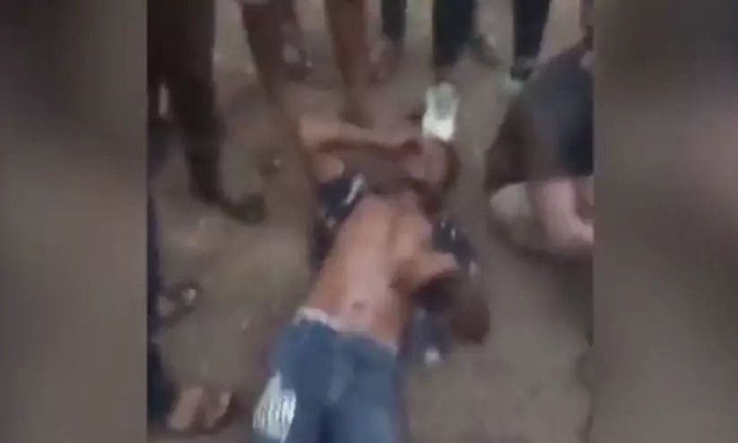 നാസിക് ആള്ക്കൂട്ടക്കൊല: ‘കുറ്റം ചെയ്തെന്ന് സംശയിക്കുന്നവരെ കൊല്ലാന് ആര് അധികാരം നൽകി?’ നാസിക് ആള്ക്കൂട്ടക്കൊല: ‘കുറ്റം ചെയ്തെന്ന് സംശയിക്കുന്നവരെ കൊല്ലാന് ആര് അധികാരം നൽകി?’