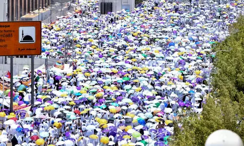 അറഫയിലലിഞ്ഞ് ഹാജിമാർ