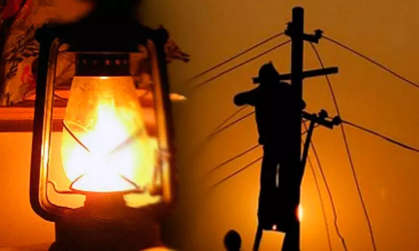 ഇടുക്കിയിലെ വിദൂര ആദിവാസി കുടികളിൽ വെളിച്ചമെത്തിക്കാൻ നടപടി ഇടുക്കിയിലെ വിദൂര ആദിവാസി കുടികളിൽ വെളിച്ചമെത്തിക്കാൻ നടപടി