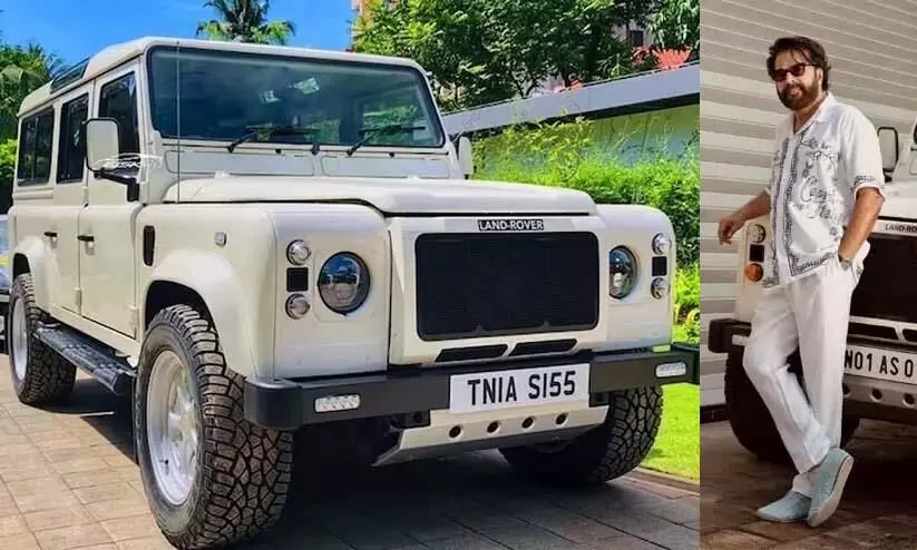stunning SUV in the viral picture of actor mammootty is Land Rover Defender