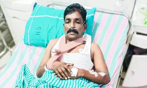 കാട്ടുപന്നി കുറുകെ ചാടി; കെ.എസ്.ഇ.ബി ജീവനക്കാരന്​ പരിക്ക്