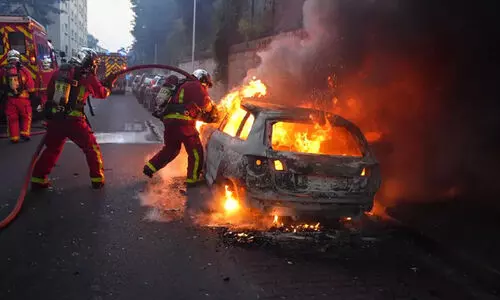 പൊലീസ് വെടിവെപ്പിൽ 17കാരന്റെ മരണം: പാരീസ് നഗരത്തിൽ വ്യാപക അക്രമം